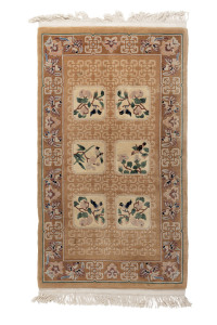 A Chinese hand-knotted and carved wool rug, early to mid 20th century, 175 x 94cm