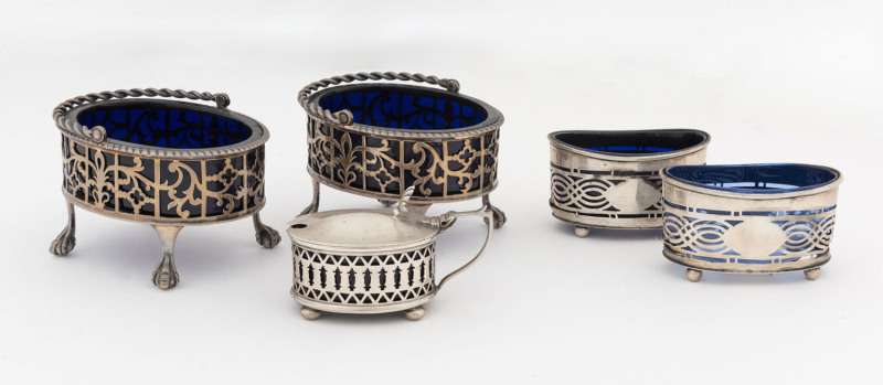 Five assorted sterling silver mustard and condiment pots with original glass liners, 20th century, the largest 11cm high, 9cm wide