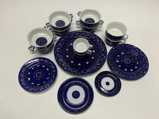 ARABIA Valencia Finish tableware, circa 1975, designed by Ulla