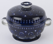 ARABIA "Valencia" Finish tableware, circa 1975, designed by Ulla Procop&eacute; (Finland, 1921-1968): casserole pot with lid. 16cm high, 22cm wide - 4