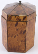 An English Georgian tortoiseshell tea caddy with twin compartments, circa 1810, ​13cm high, 17cm wide, 11cm deep - 6