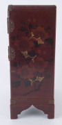 A Japanese jewellery box with red lacquered finish, Meiji period, ​28cm high - 5