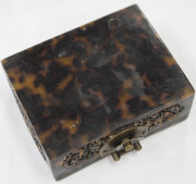 An antique Chinese cricket cage box, sumptuously carved tortoiseshell, Qing Dynasty, 19th century, 5cm high, 10cm wide, 8cm deep - 3