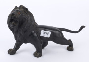 A Japanese bronze lion statue, Meiji period, 19th century, seal mark to underside, ​18cm high, 31cm long - 2