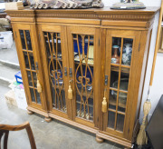 An antique French walnut bookcase, 19th century, ​140cm high, 150cm wide, 40cm deep - 2