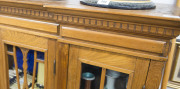 An antique French walnut bookcase, 19th century, ​140cm high, 150cm wide, 40cm deep - 4