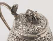 An antique Indian silver teapot decorated with palm trees, tiger hunting scene, cobra handle and elephant handle, 19th century, ​19cm high, 580 grams - 9