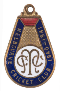 MELBOURNE CRICKET CLUB, 1940-41 Country membership badge by K.G.Luke, (No.1894). Rare and in VG condition.