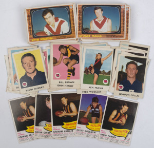 1965-67 SCANLENS "Footballers" duplicated array with 1965 (29) incl. Neville Crowe, Bob Skilton & Kevin Murray, 1966 (8) and 1967 (66); poor to VG. (103)