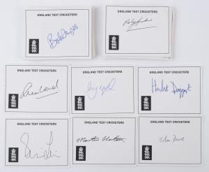 ENGLAND: mostly 1950s-80s era (few earlier) player signatures on cards, including Jimmy Anderson, Mike Atherton, Alec Bedser, Bill Bowes, Darren Gough, Graham Gooch, David Gower, Alan Knott, Colin Milburn & Bob Willis; few duplicates. (30)