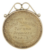 PARUNA FOOTBALL CLUB (SA): 15ct gold clasp medallion inscribed "Presented by Paruna Football Club to E.Harrip Captain 1922-3", weight 9.55gr.
