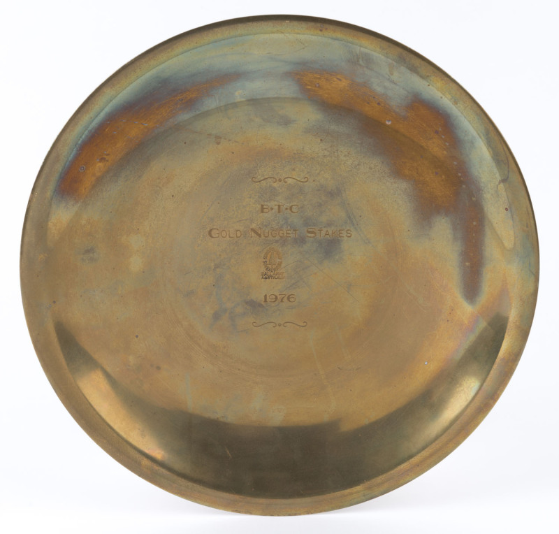 BALLARAT TURF CLUB: 1976 GOLD MEDAL STAKES trainer's award brass platter, presented to Cyril Beechey. 29cm diameter.Provenance: From the Estate of Cyril Beechey, by family descent.