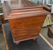 An antique cellarette, mahogany and cedar, circa 1830, 52cm high, 67cm wide, 52cm deep - 5