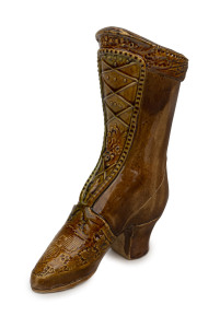 BENDIGO POTTERY ladies boot vase, 19th century, 21cm high