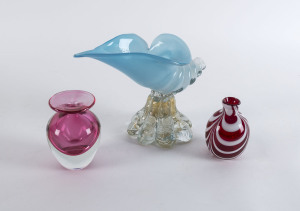 Murano glass conch and two Murano glass vases, 20th century, ​the tallest 18cm high