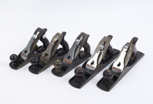 Five STANLEY block planes including three No.3 and two No.5, ​24cm and 34.5cm long