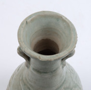 An antique Chinese celadon vase with embossed phoenix design, late Sung Dynasty, 13th century, ​22cm high - 3