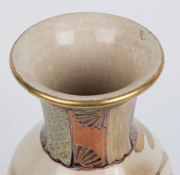 SATSUMA Japanese earthenware mantel vase with samurai battle scene, Meiji period, 19th/20th century, ​40cm high - 4