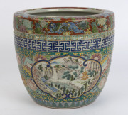 An antique Chinese porcelain fishpond jardini&egrave;re, Republic period, circa 1920, 25cm high, 27cm diameter - 3