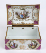 An antique German porcelain trinket box, 19th century, ​10cm high, 18.5cm wide, 12.5cm deep - 2