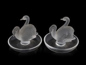 LALIQUE pair of French glass swan ring trays, engraved "Lalique, France", 9cm high, 9.5cm diameter