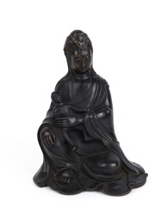 A Chinese bronze Guanying and child Buddhist statue, 19th/20th century, 21cm high