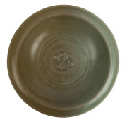Sung antique Chinese celadon earthenware dish decorated with two fish and distinctive lip to the outer edge, 20cm diameter - 2