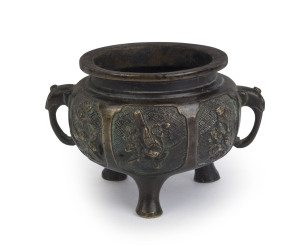 An antique Chinese bronze censer with elephant handles, Qing Dynasty, 19th century, 7cm high, 11cm wide