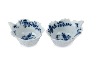 LOWESTOFT pair of antique English blue and white porcelain cream boats, circa 1770, 3.5cm high, 7.5cm wide