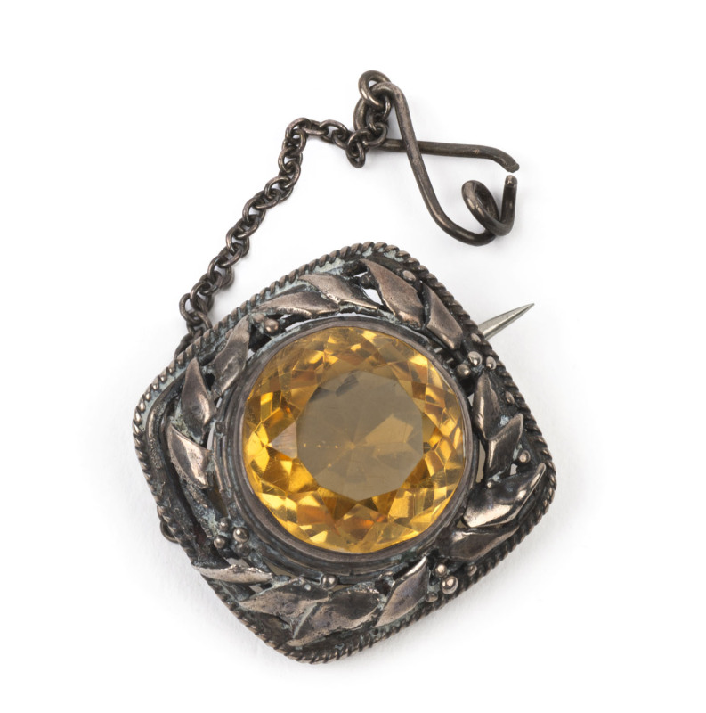 RHODA WAGER sterling silver and citrine brooch, stamped "WAGER", 2cm wide