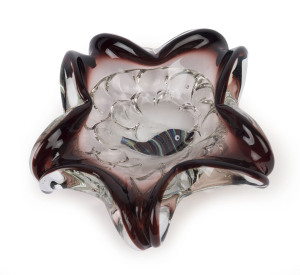 BARBINI for CENEDESE "Aquarium" Murano glass bowl with fish inclusion, circa 1960, 6cm high, 20cm wide