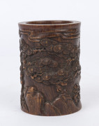 A Chinese carved horn brush pot with scene of Sages in a mountain landscape playing board games, Qing Dynasty 19th century, ​12cm high, 9.5cm wide - 2