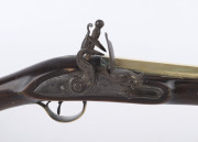 An early 18th century English flintlock blunderbuss, stamped "W. STAPLES", ​77cm long - 2