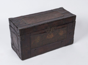 A Chinese lift-top trunk, leather bound with iron fittings and hand-painted floral panels, early to mid 20th century, 43cm high, 76cm wide, 31cm deep