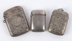 Three antique English sterling silver vestas, all manufactured in Birmingham, 19th and 20th century, the largest 4.5cm high, 3.5cm wide, 52 grams total