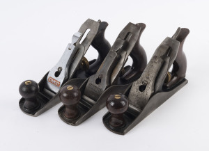 Three STANLEY No.3 block planes, ​23.5cm long