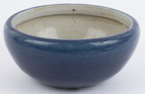 An antique Chinese ceramic brush pot with blue glaze, late Ming early Qing Dynasty, 17th century, 9cm high, 20cm diameter