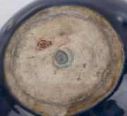 An antique Chinese ceramic brush pot with blue glaze, late Ming early Qing Dynasty, 17th century, ​9cm high, 20cm diameter - 2