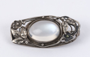 RHODA WAGER sterling silver and moonstone brooch, stamped "WAGER", 3cm wide