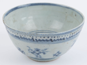 An antique blue and white ceramic bowl, 17th/18th century, 6.5cm high, 12.5cm diameter