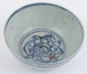 An antique blue and white ceramic bowl, 17th/18th century, 6.5cm high, 12.5cm diameter - 2