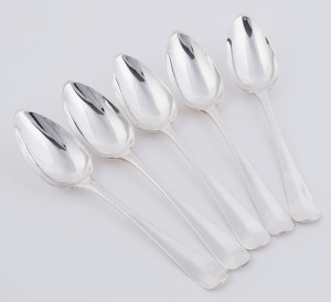 Five antique 1st grade (93.4%) Dutch silver table spoons, marked "W.S." for Wed W.S. SCHUSS of Amsterdam, circa 1890, 21.5cm long, 344 grams total