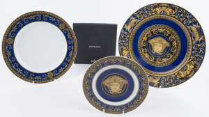 VERSACE Rosenthal "MEDUSA BLUE" set of three German porcelain cabinet plates, one with original box, stamped "Rosenthal, Versace, Medusa Blue", 31cm, 27cm and 18.5cm diameter