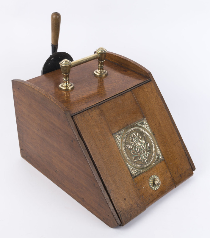 An antique English Arts & Crafts coal scuttle, oak and brass, late 19th century, 35cm high, 33cm wide, 45cn deep