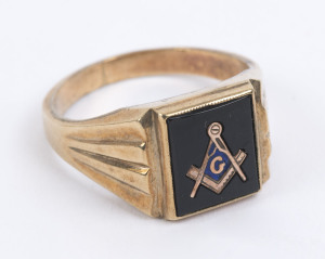 Masonic ring, 9ct yellow gold and enamel, 20th century, stamped "JEM 9ct", ​6.8 grams