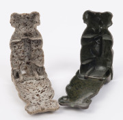 POTTER & MOORE: bakelite Koala perfume bottle holders in dark brown or in mocha brown, each 10cm high, c.1930s. (2) - 2