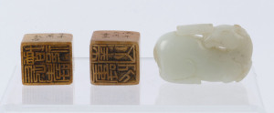 Two Chinese stone seals together with a carved jade animal ornament, 19th/20th century, ​the largest 5.5cm long