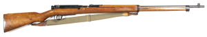 JAPANESE ARISAKA TYPE 38 SERVICE RIFLE: 6.5 Arisaka; 5 shot mag; 31.5" barrel; f. bore; standard sights & fittings; Japanese characters & crest to the breech; 1643961 & TOKYO ARSENAL markings to the side rail; rifle has been refinished with all metal havi