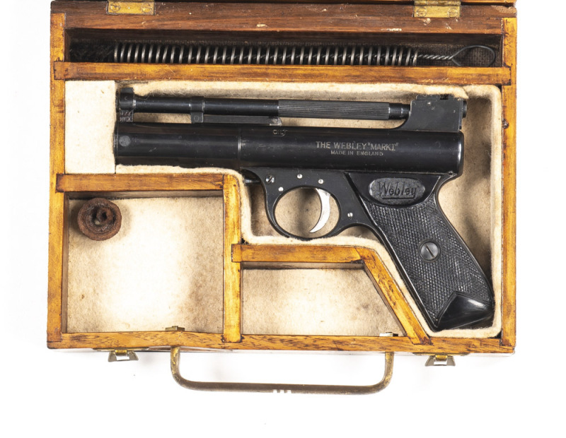 WEBLEY & SCOTT MKI AIR PISTOL: 177 Cal; s/shot; 165mm (6.5") barrel; g. bore; standard sights, address & markings to frame; retaining 97% original blue finish; exc Webley vulcanite grips; gwo & cond. Presented in a modern, fitted wooden case. #218