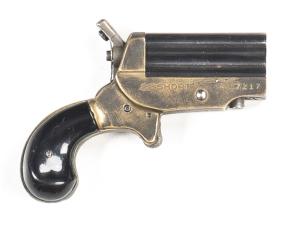 U.S. ERL SVENDSEN 4 ACES PEPPERBOX DERRINGER: 22 Short; 4 shot barrel cluster activated with a rotating firing pin; 43mm (1.75") barrel cluster; g. bores; small brass bead front sight; brass frame with spur trigger & back strap; lhs of frame marked 4 ACES